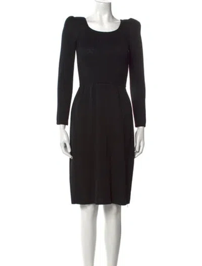 Pre-owned St John Scoop Neck Knee-length Dress In Black