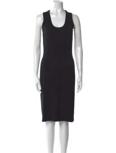 Pre-owned St John Scoop Neck Knee-length Dress In Black