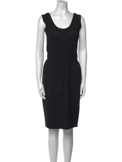 Pre-owned St John Scoop Neck Knee-length Dress In Black