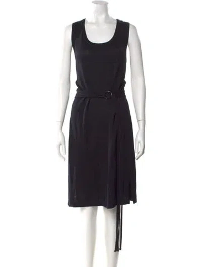 Pre-owned St John Scoop Neck Knee-length Dress In Black