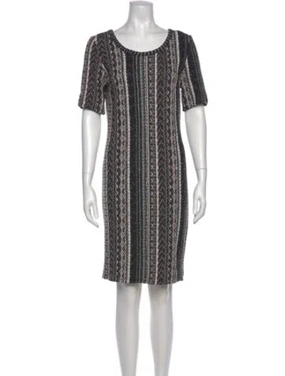 Pre-owned St John Scoop Neck Knee-length Dress In Black