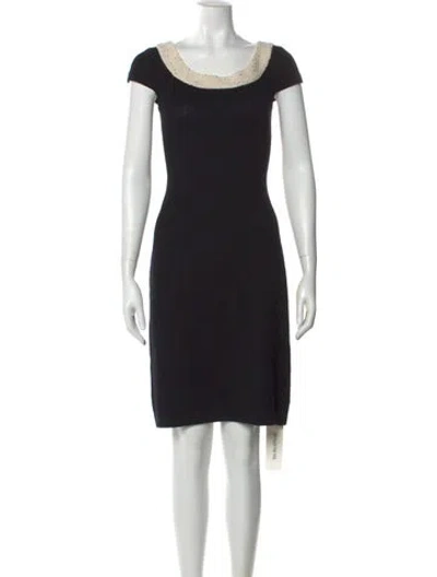 Pre-owned St John Scoop Neck Knee-length Dress In Black