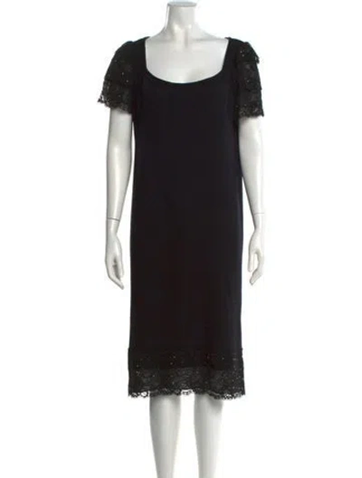 Pre-owned St John Scoop Neck Knee-length Dress In Black