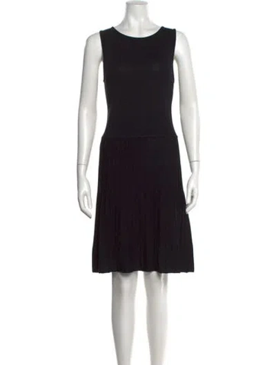 Pre-owned St John Scoop Neck Knee-length Dress In Black
