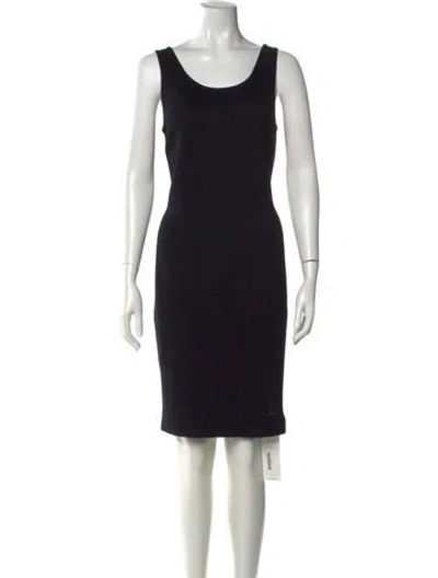Pre-owned St John Scoop Neck Knee-length Dress In Black