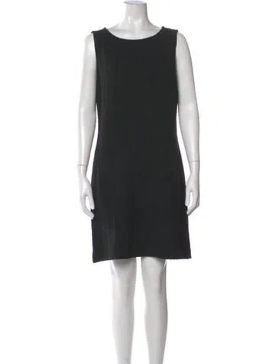 Pre-owned St John Scoop Neck Knee-length Dress In Black