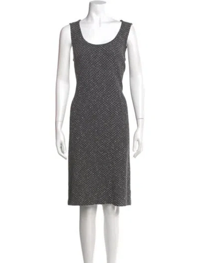 Pre-owned St John Scoop Neck Knee-length Dress In Black
