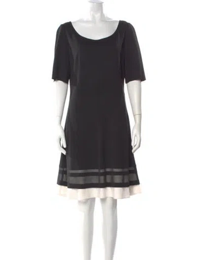 Pre-owned St John Scoop Neck Knee-length Dress In Gray