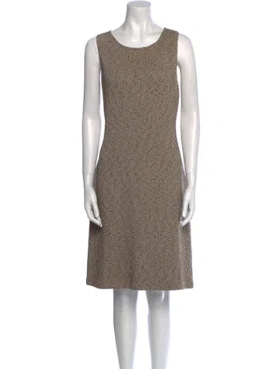Pre-owned St John Scoop Neck Knee-length Dress In Neutral