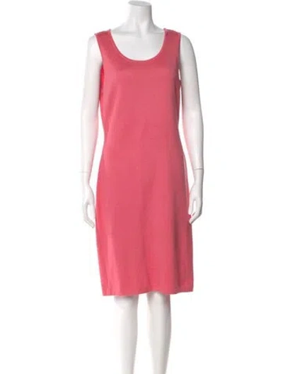 Pre-owned St John Scoop Neck Knee-length Dress In Pink