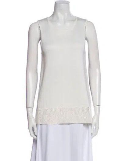 Pre-owned St John Scoop Neck Sleeveless Top In Neutral