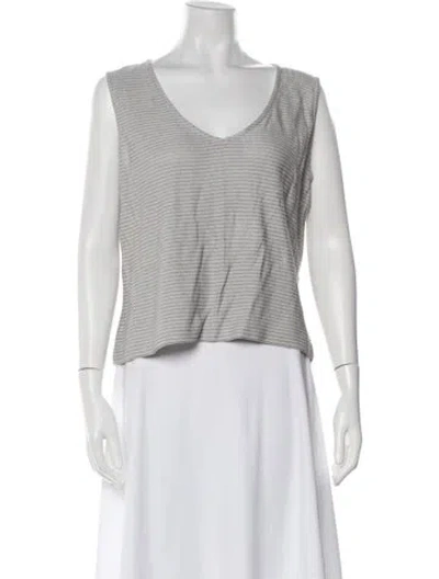 Pre-owned St John Scoop Neck Sweater In White