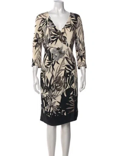Pre-owned St John Silk Knee-length Dress In Neutral