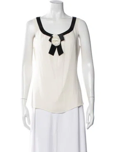 Pre-owned St John Silk Scoop Neck Top In Neutral