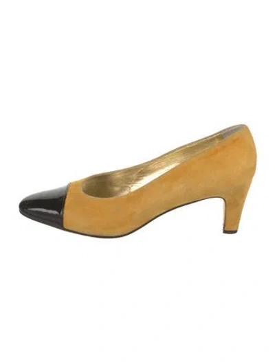 Pre-owned St John Suede Colorblock Pattern Pumps In Yellow