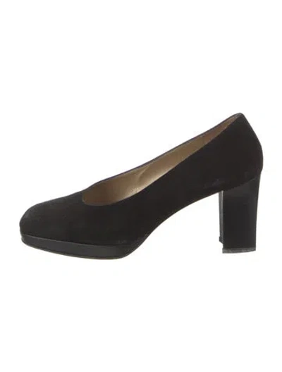 Pre-owned St John Suede Pumps In Black