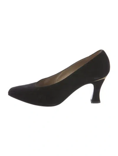 Pre-owned St John Suede Pumps In Black