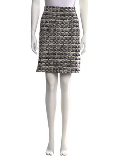 Pre-owned St John Tweed Pattern Knee-length Skirt In White