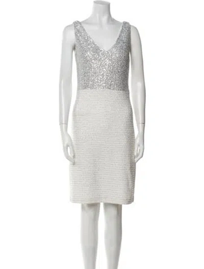 Pre-owned St John V-neck Knee-length Dress