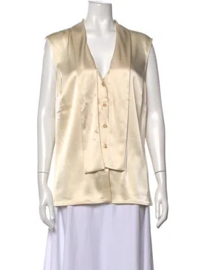 Pre-owned St John V-neck Sleeveless Blouse In Neutrals