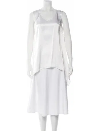 Pre-owned St John V-neck Sleeveless Top In Neutral