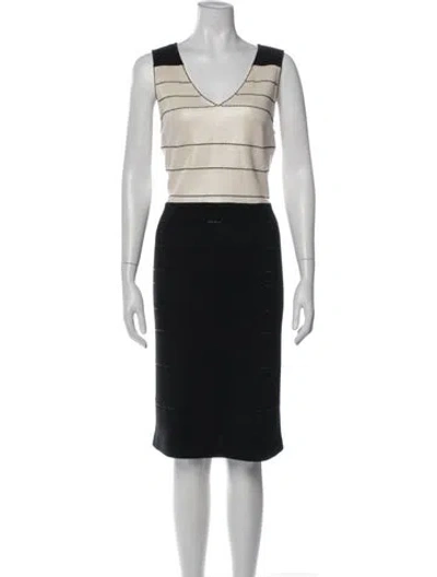 Pre-owned St John Wool Knee-length Dress