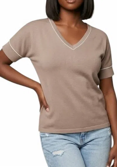 Staccato Sara Stitched Accent Top In Mocha In Brown