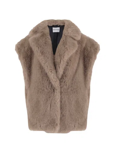 Stand Studio Kinley Faux Fur Vest In Brown
