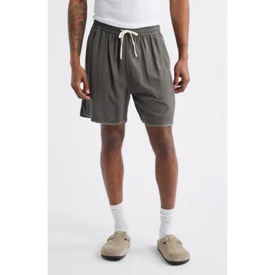 Standard Issue California Drawstring Shorts In Green
