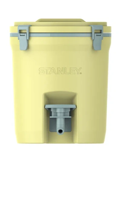 Stanley The Fast-flow Water Jug