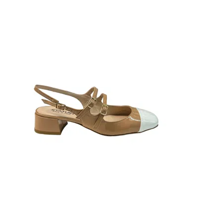 Status - Mousse/white A641 In Brown