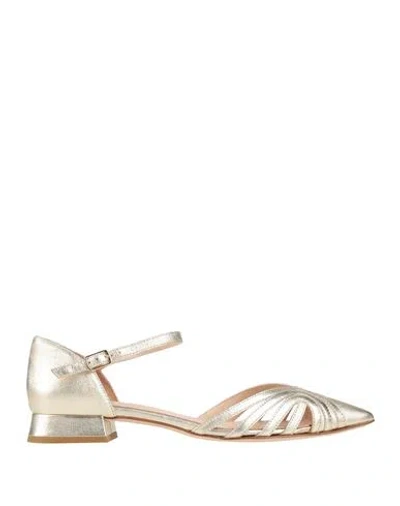 Status Woman Ballet Flats Platinum Size 9 Leather