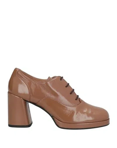 Status Woman Lace-up Shoes Light Brown Size 10 Leather