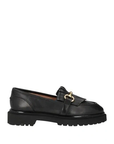 Status Woman Loafers Black Size 6 Soft Leather