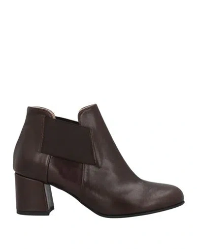 Stele Woman Ankle Boots Dark Brown Size 12 Calfskin