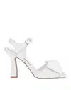 Stele Sandals In White