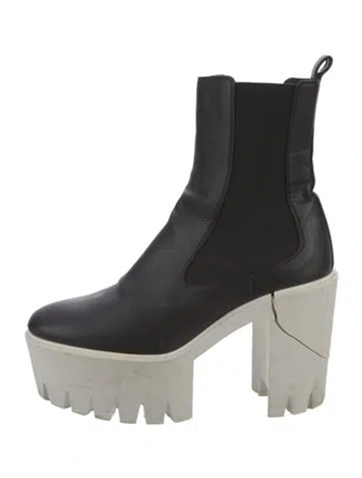Pre-owned Stella Mccartney Leather Chelsea Boots In Black