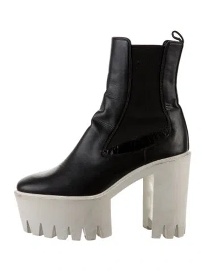 Pre-owned Stella Mccartney Leather Chelsea Boots In Black
