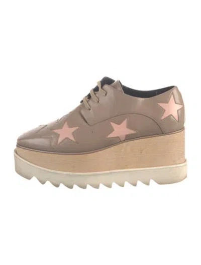 Pre-owned Stella Mccartney Leather Graphic Print Pumps In Neutral