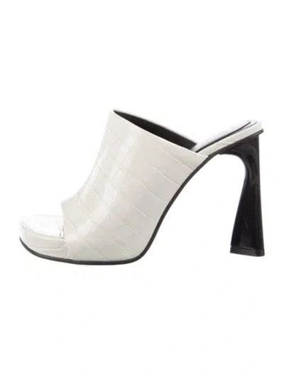 Pre-owned Stella Mccartney Leather Slides In White