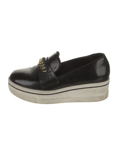 Pre-owned Stella Mccartney Patent Leather Chain-link Accents Pumps In Black