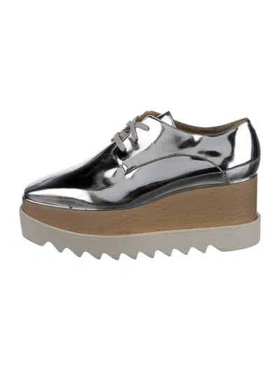 Pre-owned Stella Mccartney Patent Leather Colorblock Pattern T-strap Pumps In Silver