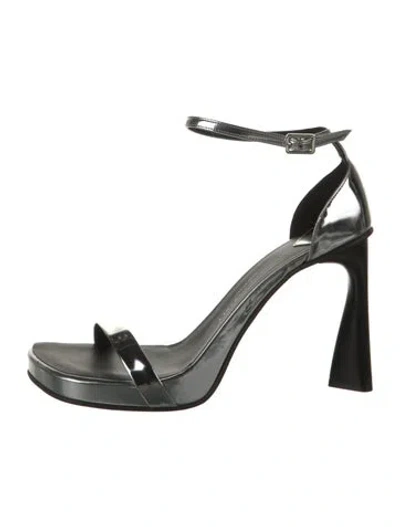 Pre-owned Stella Mccartney Patent Leather Pumps In Silver