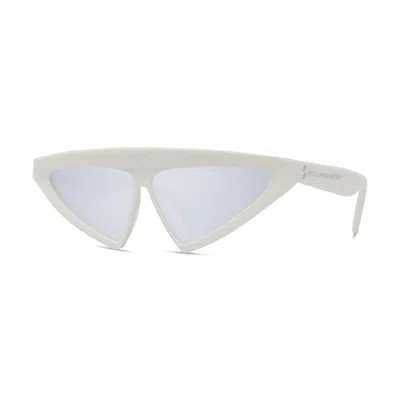 Stella Mccartney Sunglasses Geometric Full Rim, White Frame And Silver Mirror Lens Sc40045i25c