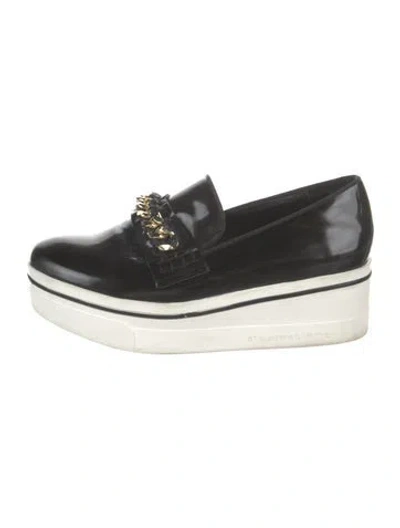 Pre-owned Stella Mccartney Vegan Patent Leather Chain-link Accents Wedge Sneakers In Black