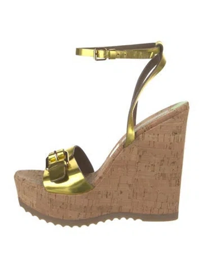 Pre-owned Stella Mccartney Vegetarian Leather Pumps In Metallic/yellow