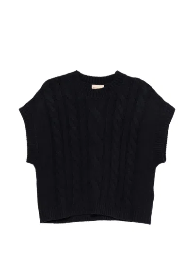Stella Nova Cable-knit Vest In Black