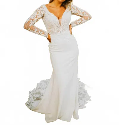 Stella York Lace Long-sleeve Wedding Dress In Ivory In White