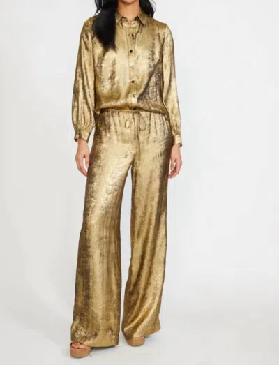 Stellah Relaxed Button Down In Gold