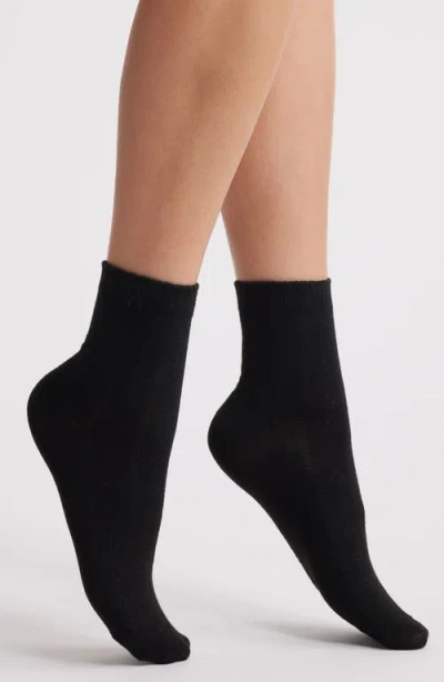 Stems Bow Embroidered Fine Rib Crew Socks In Black